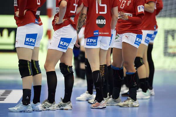 KPK holder hånden under de danske håndbolddamer