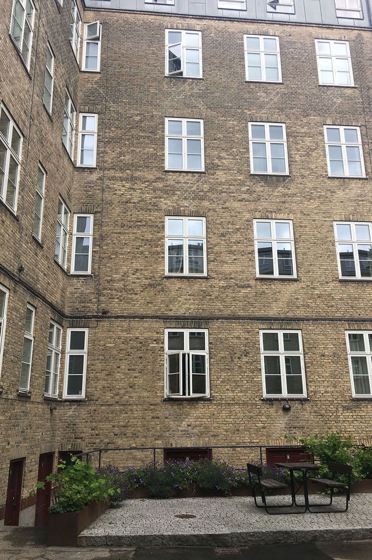 AB Strandvejskareen 2